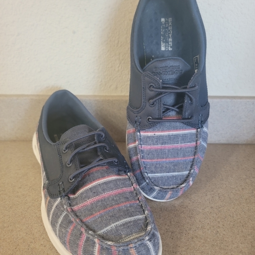 SKECHERS ON-THE-GO AIR-COOLED GOGA MAT SLIP ON FLATS (sz 7)‎